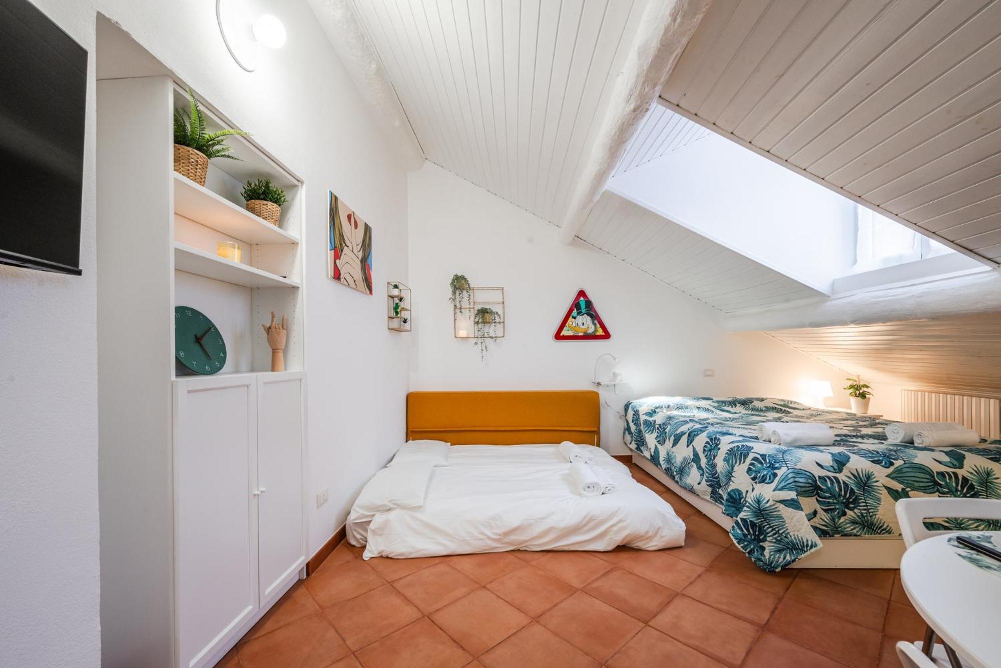The White Jungle - San Babila Attic Apartment Milan Bagian luar foto