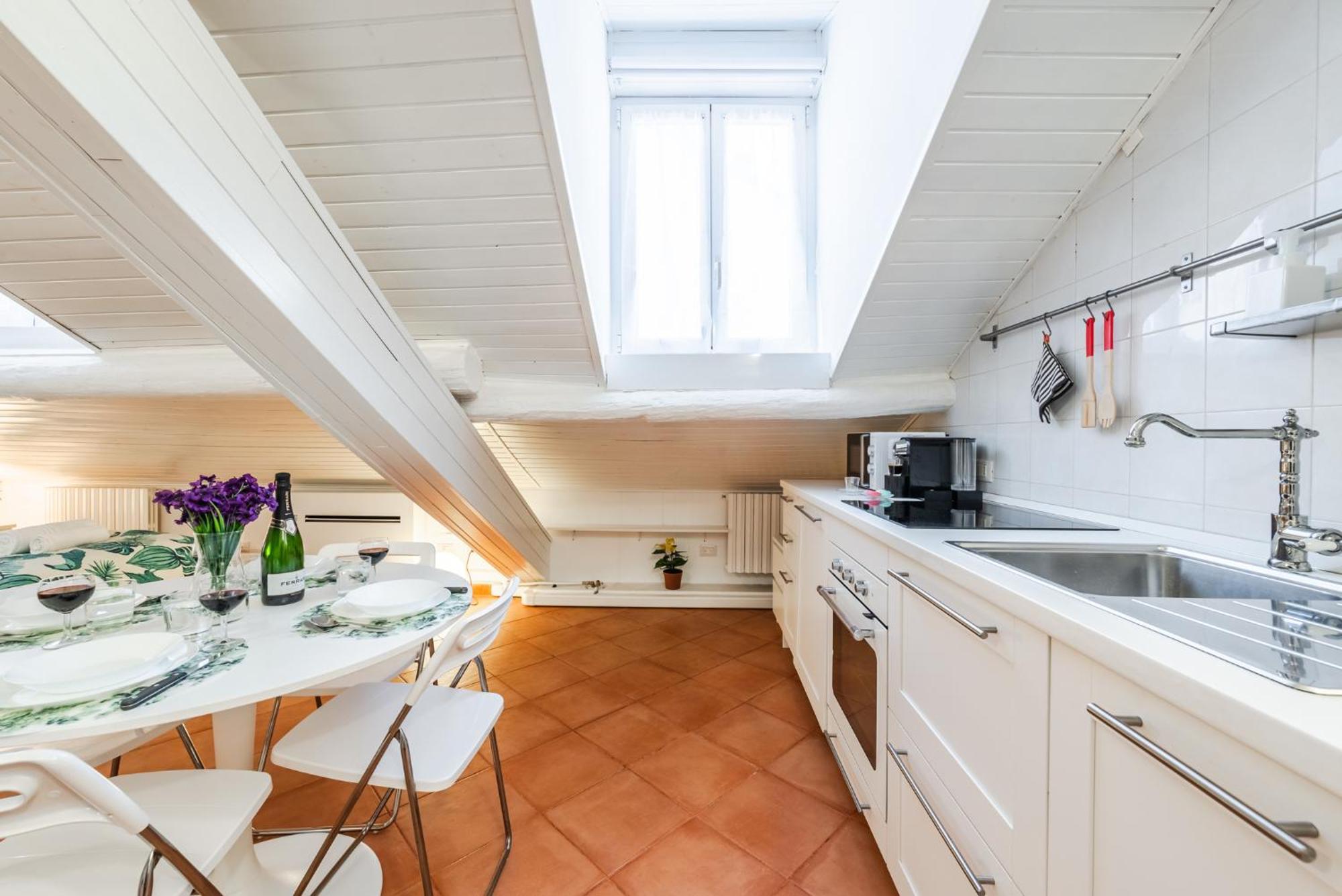 The White Jungle - San Babila Attic Apartment Milan Bagian luar foto