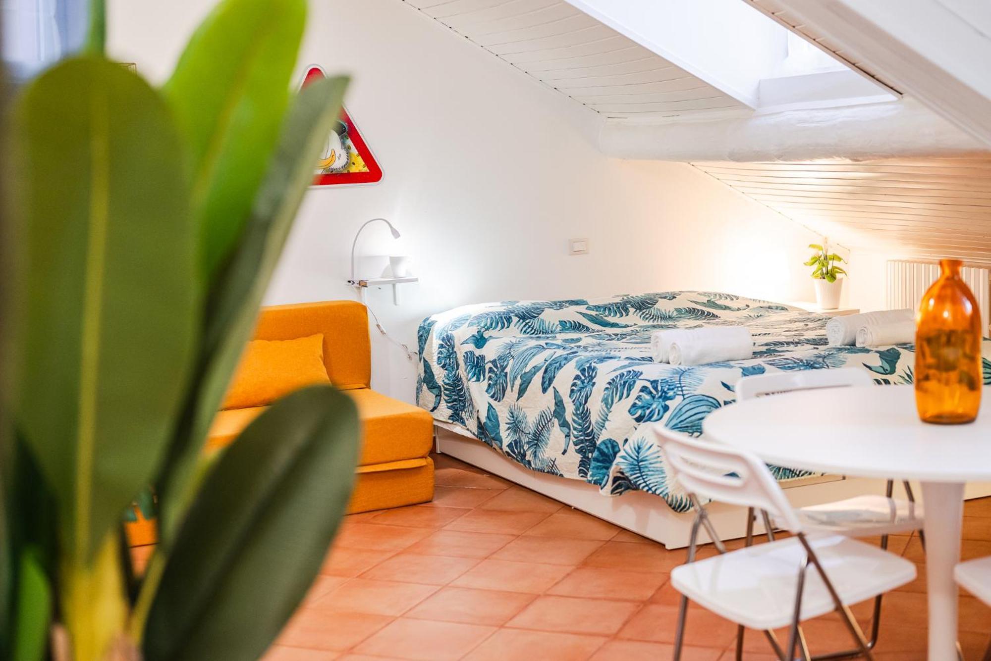 The White Jungle - San Babila Attic Apartment Milan Bagian luar foto